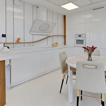 Lighthouse Apartament * 格丁尼亚